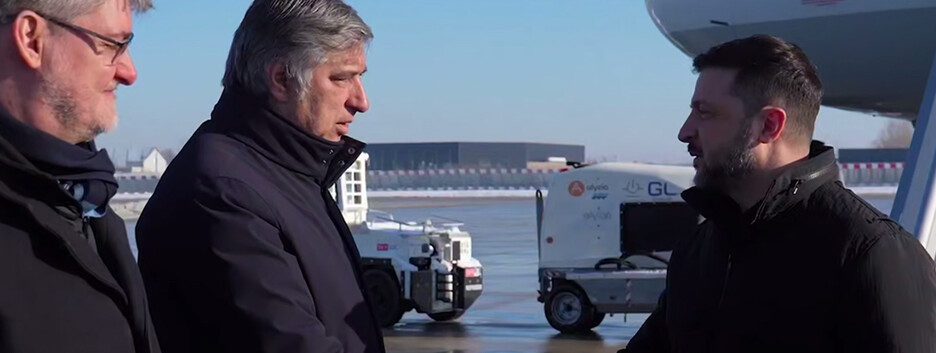 Зеленский уже прибыл во Францию для переговоров на уровне лидеров "Коаліції охочих"