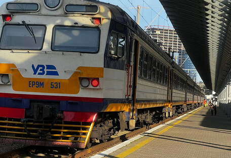 Из-за обледенения контактной сети задерживаются 42 поезда - "Укрзалізниця"