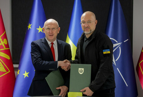 Украина и Великобритания подписали дорожную карту развития летнего партнерства в оборонной сфере