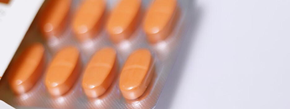 Правительство поручило Минздраву и Госпродслужбе усилить контроль за ценами на лекарства