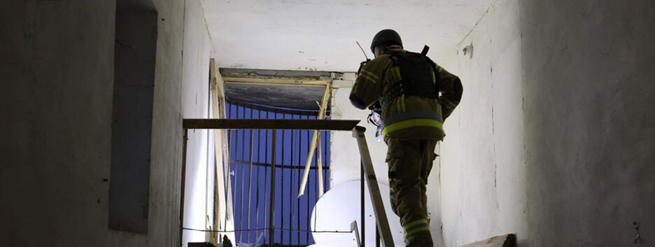 В Киеве обломки вражеского БпЛА попали в 15-этажный жилой дом