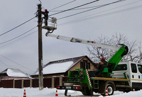 В Украине в нескольких регионах введены аварийные отключения света - "Укрэнерго"
