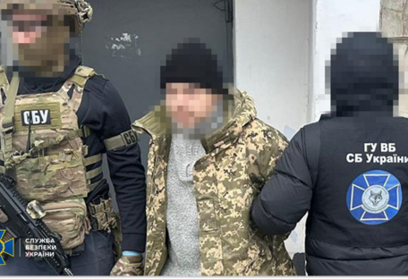 Допомагав ворогу знищувати об