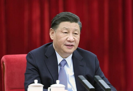 Как Восточный дракон «ест» мух и тигров