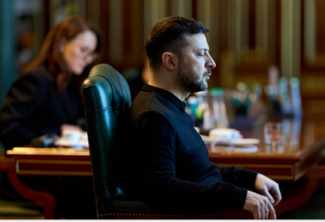 Россияне сосредоточены на терроре против нашей логистики, в частности железнодорожной — Зеленский