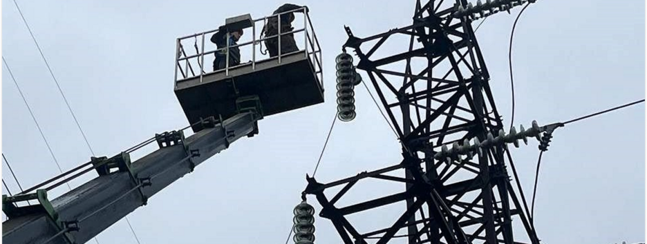 В результате обстрелов обесточены потребители в пяти регионах — "Укрэнерго"