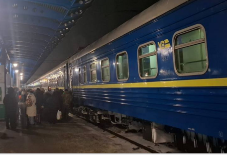 На Сумщині, Запоріжжі та Харківщині є зміни в русі поїздів через безпекову ситуацію — "Укрзалізниця"