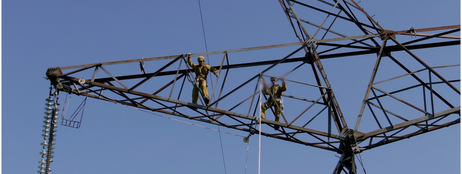 Через російські обстріли є знеструмлення у трьох регіонах — "Укренерго"