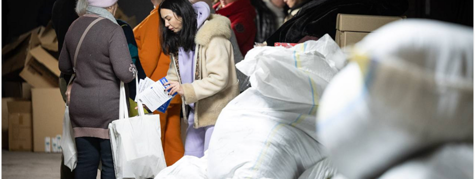 Почти 45 000 человек из уязвимых категорий в семи областях получили "Пакунки тепла"