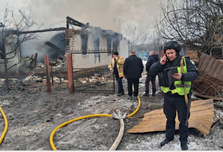 В результате обстрелов Сумщины пострадали три человека, повреждены дома и медучреждения