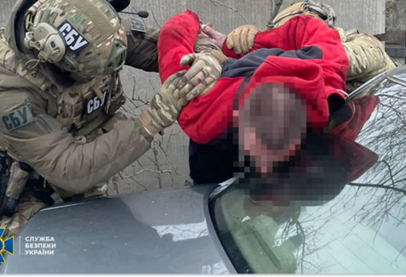 У Полтаві СБУ та Нацполіція знешкодили злочинне угруповання, яке виготовляло психотропи