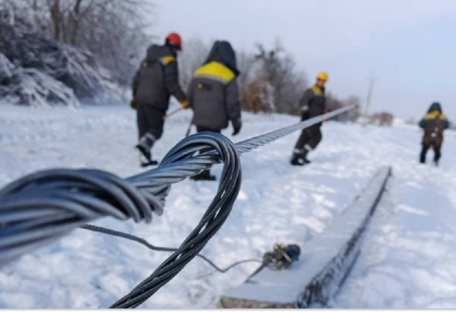 В Украине есть новые обесточивания потребителей из-за непогоды и обстрелов - "Укрэнерго"