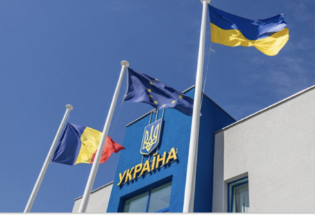 На границе с Румынией временно ограничили движение грузового транспорта из-за непогоды