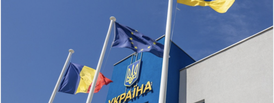 На кордоні з Румунією тимчасово обмежили рух вантажного транспорту через негоду