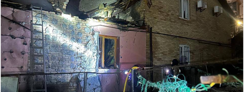 У Києві ліквідовують наслідки ворожої атаки: зафіксовано пошкодження та пожежі у кількох районах