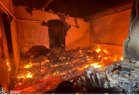 В Харьковской области спасатели деблокировали из-под завалов тело погибшего мужчины