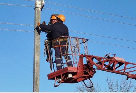 Внаслідок російських обстрілів на ранок є знеструмлення у чотирьох областях — "Укренерго"