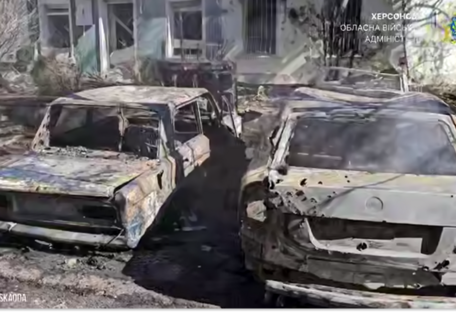 Российский дрон атаковал центр Херсона: пострадали три человека