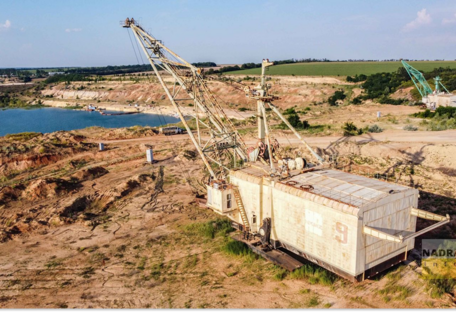 Правительство прекратило спецразрешения на пользование тремя месторождениями из-за санкций против Фирташа