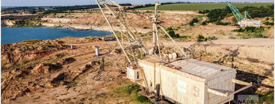 Правительство прекратило спецразрешения на пользование тремя месторождениями из-за санкций против Фирташа