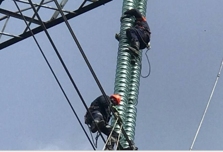 Через російські обстріли є знеструмлення у шести областях — Міненерго