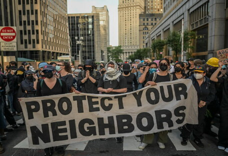 Рост антимигрантских настроений в США – это не просто реакция на Трампа, а фактор, трансформирующий электорат и угрожающий демократии