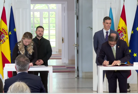 Украина и Испания подписали двусторонние соглашения во время визита Зеленского