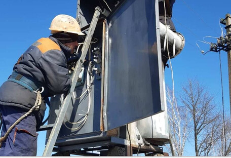 Внаслідок атаки на "Хмельницькобленерго" поранено одного із працівників — Міненерго