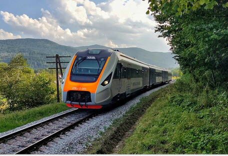 "Укрзалізниця" назначает дополнительные поезда и продлевает маршрут до Яремче