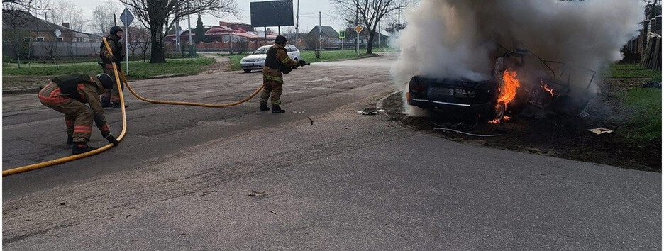 Вражеский FPV-дрон атаковал гражданское авто в Никополе: пострадали три человека