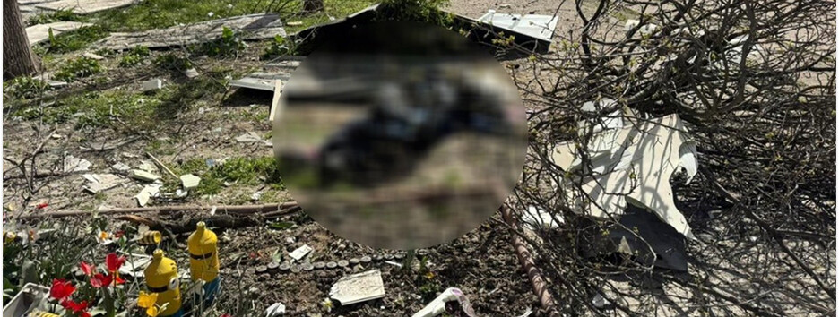 Россияне ударили по жилому району и школе в Херсоне: четверо погибших