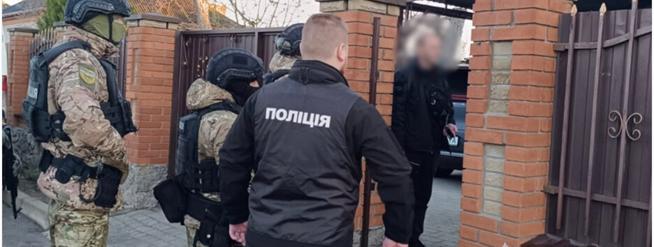 Годами присваивали квартиры умерших и одиноких граждан: разоблачена мошенническая схема