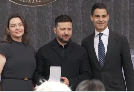 Зеленського та українский народ у Нідерландах нагородили премією Four Freedoms Award