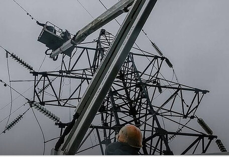 В результате вражеских обстрелов обесточены Николаев и два района области