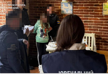 Продала шестилетнего сына за $25 000: жители Волыни сообщили о подозрении