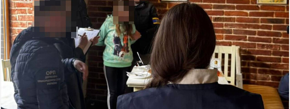 Продала шестирічного сина за $25 000: жительці Волині повідомили про підозру