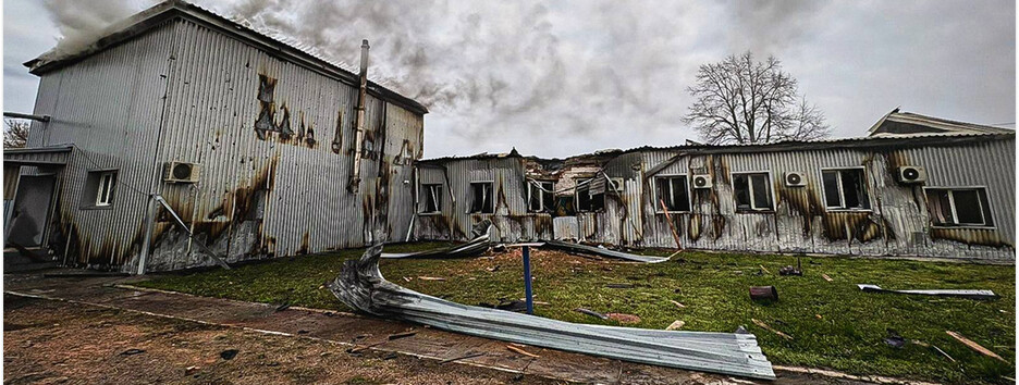 Россияне ударили по сельхозпредприятию в Харьковской области: возник пожар