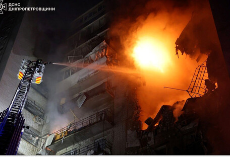 россия ударила по многоэтажке в Днепре: есть погибшие и раненые