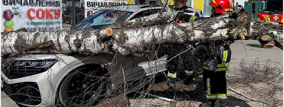 В результате непогоды в Украине за последние сутки погибли три человека, есть пострадавшие