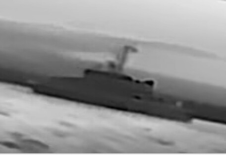 ВМС поразили российские катера, охранявшие Керченский мост (видео)