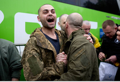 Украина вернула из плена 205 украинских военных (фото)