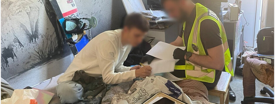 Обманул дочь погибшего военного на 700 000 грн: в Киеве задержали псевдо "криптоконсультанта"