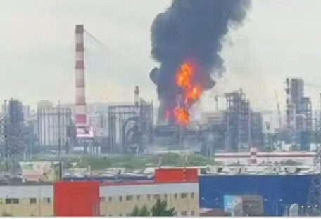 Силы обороны атаковали Московский НПЗ (видео)
