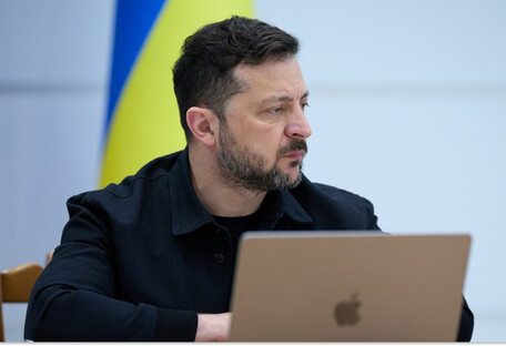 Пора эту войну завершать: Зеленский прокомментировал украинские удары по Московскому НПЗ