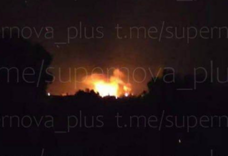 СБУ уразила два російські судна військового забезпечення та засоби ППО в Керчі (відео)