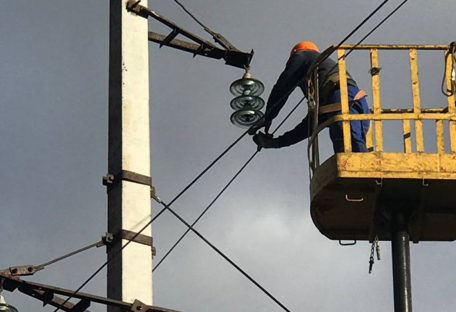 Внаслідок обстрілів знеструмлено частину споживачів у п