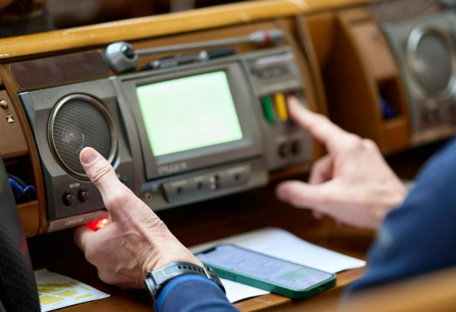 ВРУ поддержала продление срока действия военного положения и общей мобилизации