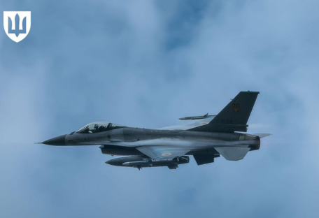Украинский истребитель F-16 впервые уничтожил российский самолет