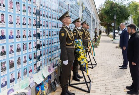 Зеленський та прем’єр-міністр Ірландії вшанували пам’ять загиблих українських воїнів