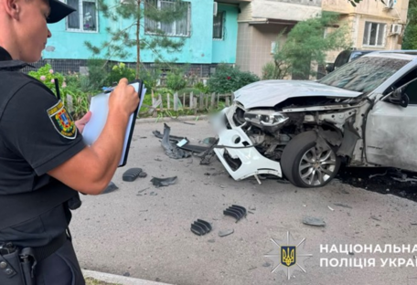 В Одессе во дворе многоэтажки взорвался автомобиль